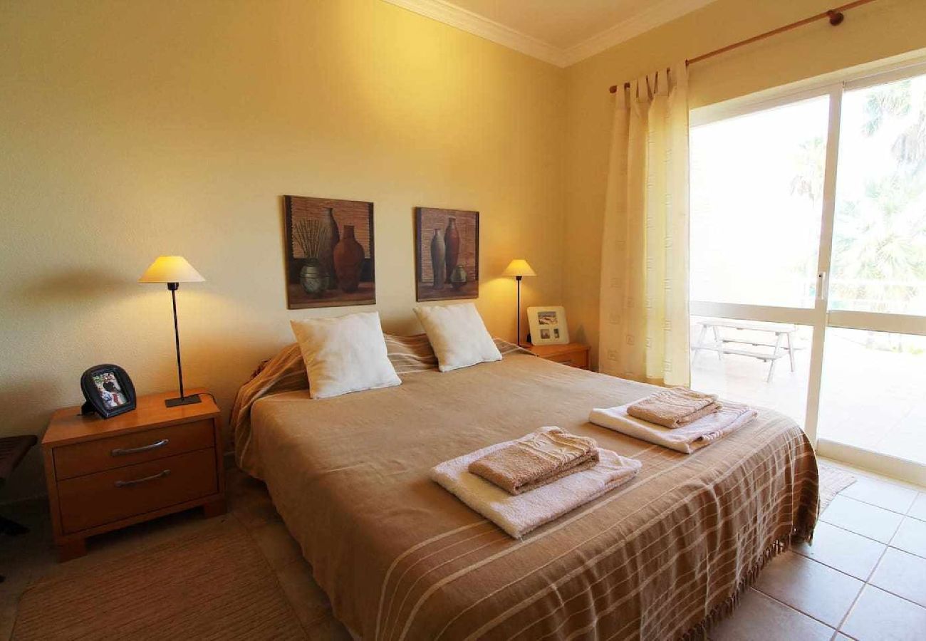 Apartamento em Albufeira - Apartamento T2 com Piscina na Praia Castelo - Albufeira