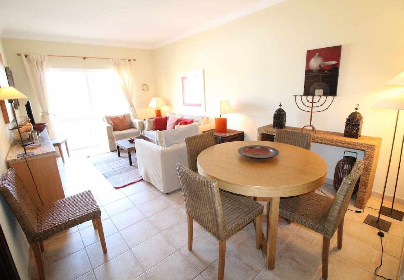 Apartamento em Albufeira - Apartamento T2 com Piscina na Praia Castelo - Albufeira