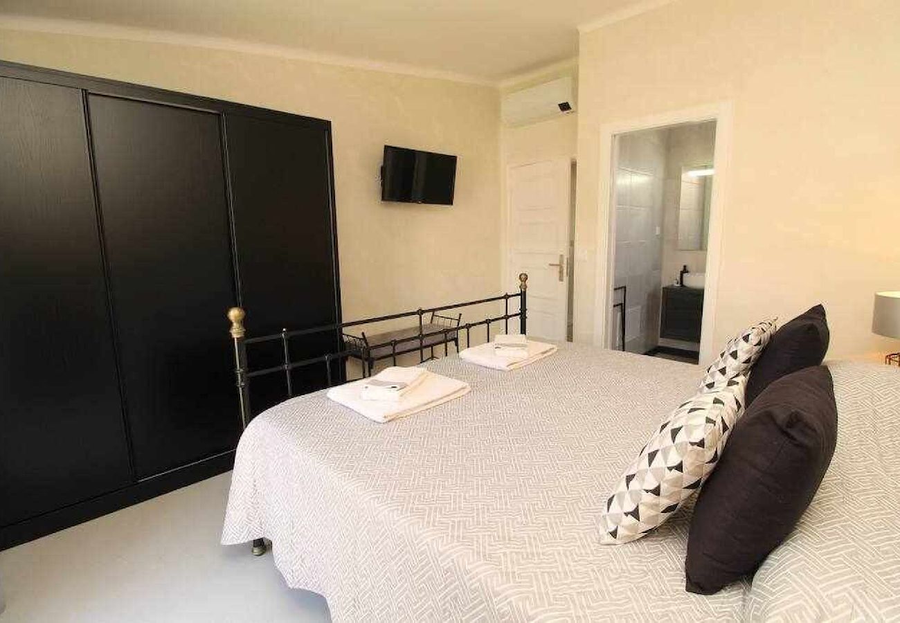 Apartamento em Albufeira - Apartamento T2 com Vista Mar e Piscina na Praia de São Rafael - Albufeira