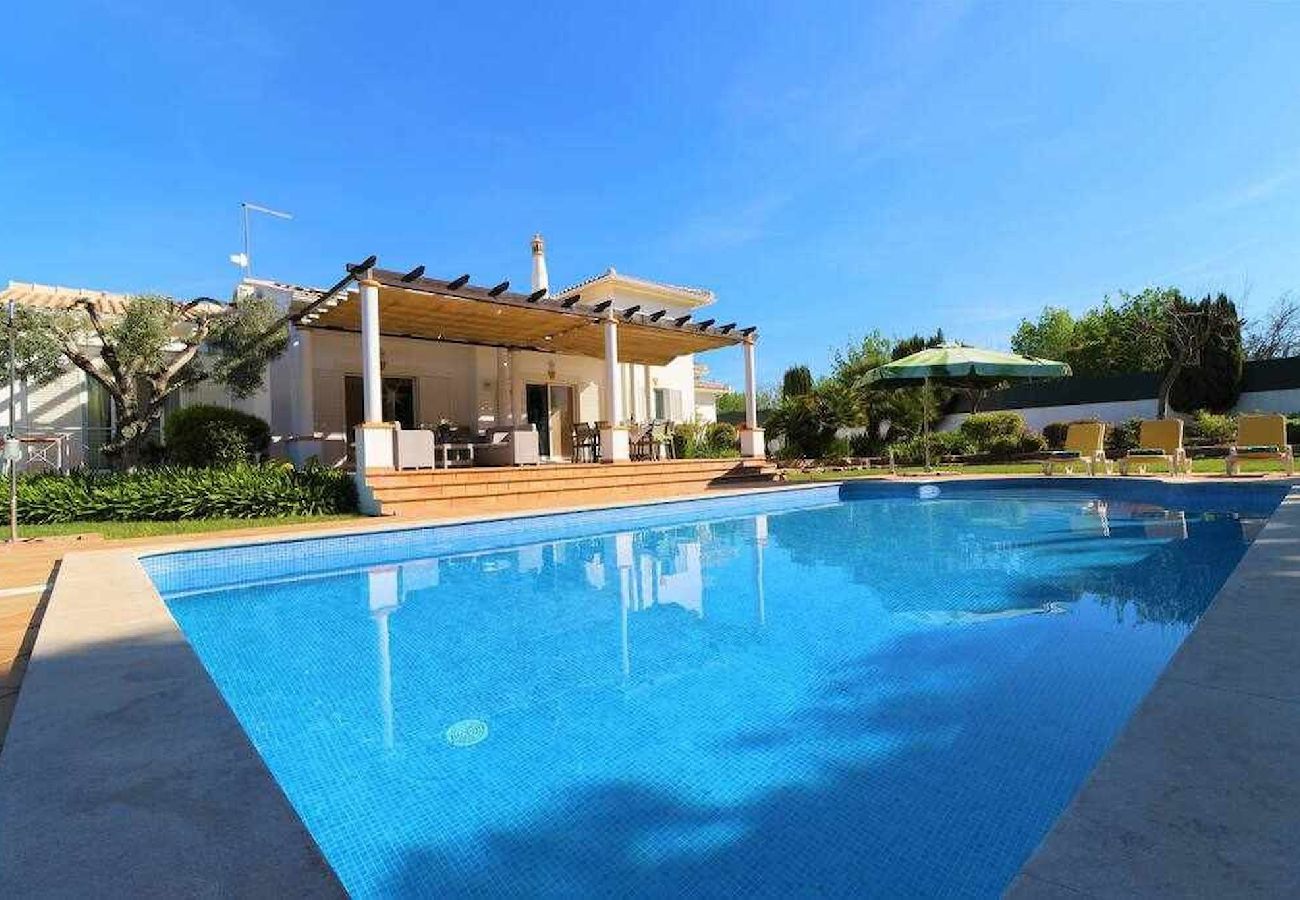 Villa em Boliqueime - Villa Joia - Moradia V3 com Piscina em Boliqueime - Algarve