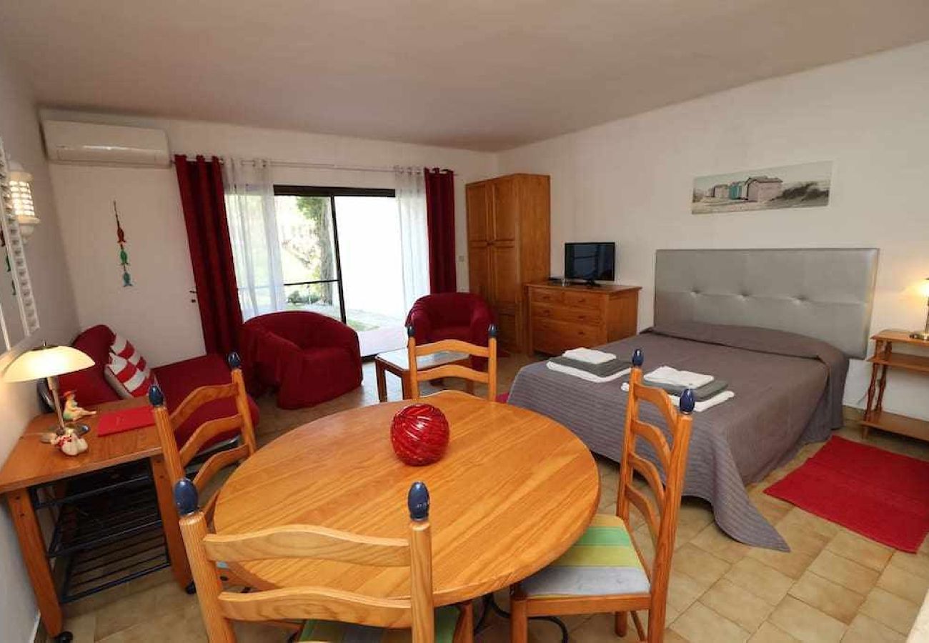 Studio in Albufeira - Studio Apartment with Swimming pool at São Rafael Beach - Albufeira