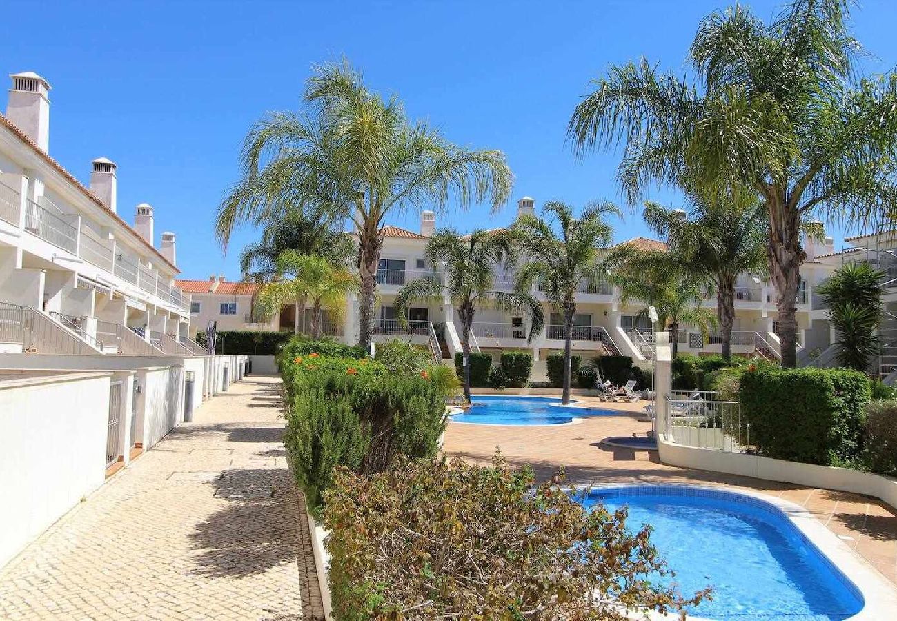 Townhouse in Boliqueime - Lotus Villa 5 Bedroom semi-detached Villa with Swimming pool at Boliqueime - Algarve